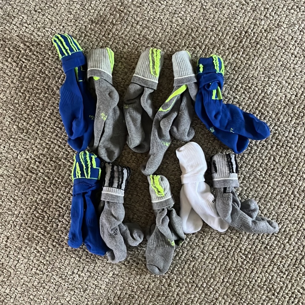 LOT OF 10 Nike dri fit socks EUC